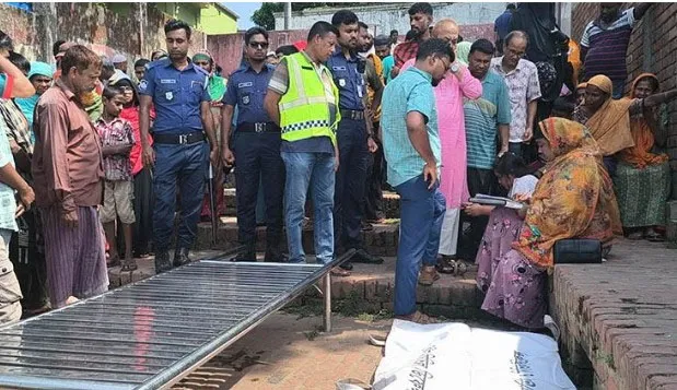 বাগেরহাটের ঐতিহাসিক দিঘিতে কুমিরের হামলায় নিহত ফাতেমা