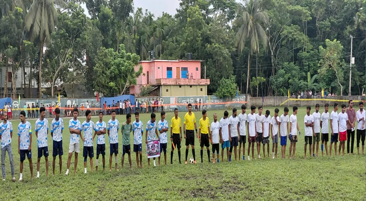 কচুয়া সদর ইউনিয়ন ওয়ার্ড কাপ ফুটবল টুর্নামেন্টের উদ্বোধন